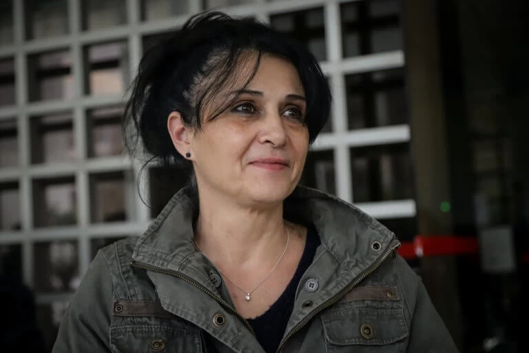 Την αθώωση της καθαρίστριας με το πλαστό πτυχίο ζητά η αντεισαγγελέας του Αρείου Πάγου (BINTEO)